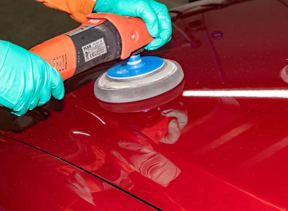 Simoniseren / Polieren Simoniseren / Polieren